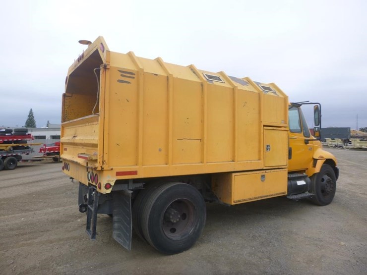 2004-international-durastar-4200-image-3