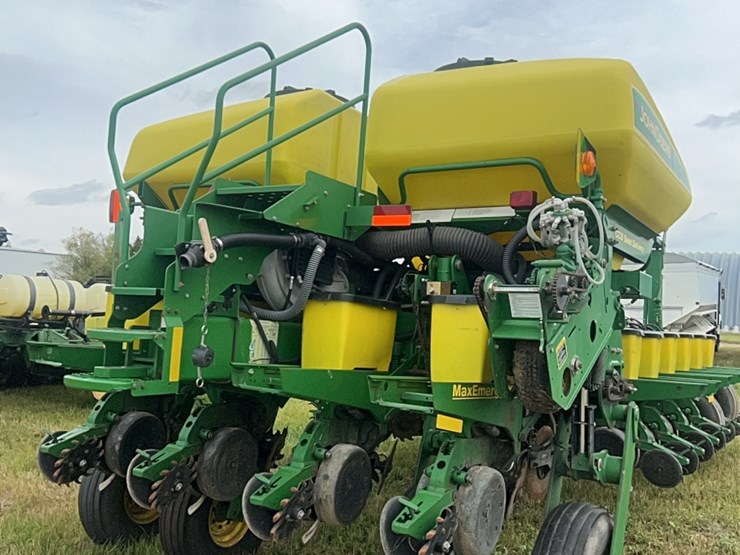 john-deere-16-image-43