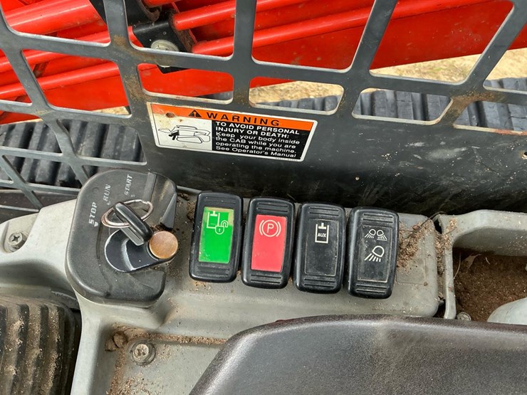 2012-kubota-svl75-image-39