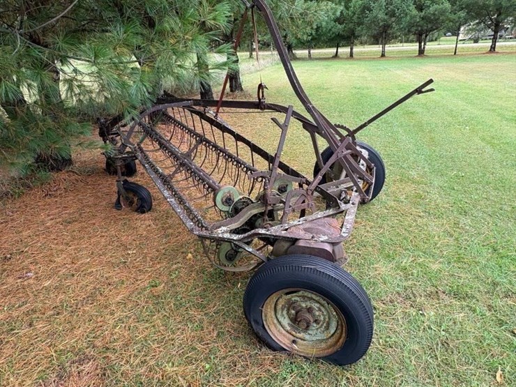 john-deere-10-image-2