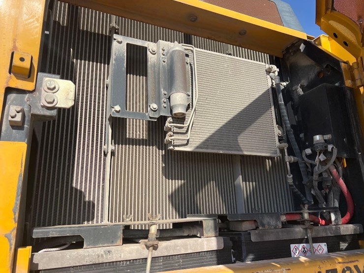 2019-deere-350g-lc-image-29