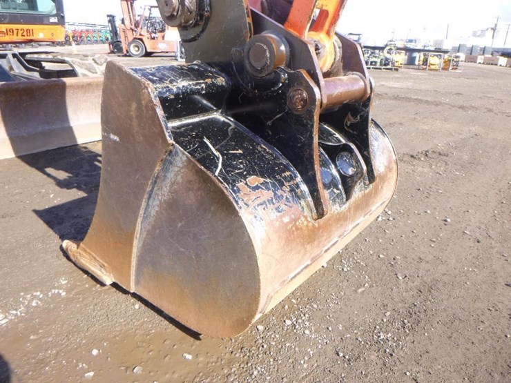2017-kubota-kx080-image-10
