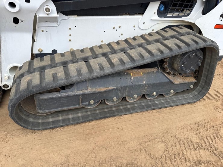 2016-bobcat-t770-image-12