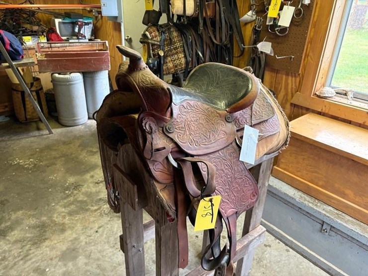 western-saddle-image-1