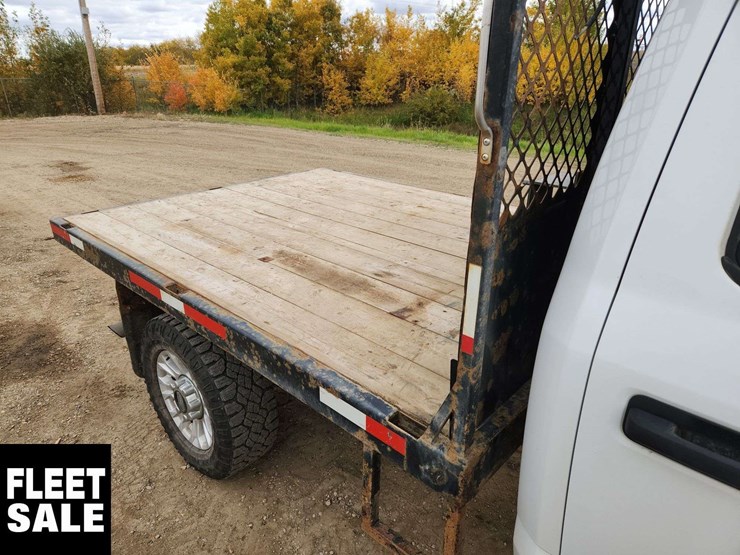 2021-ford-f350-image-40