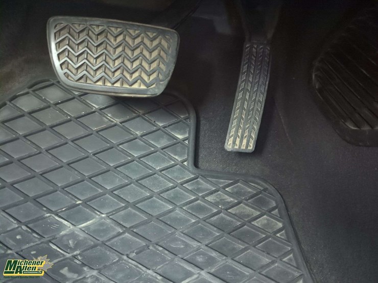 2010-gmc-acadia-image-12