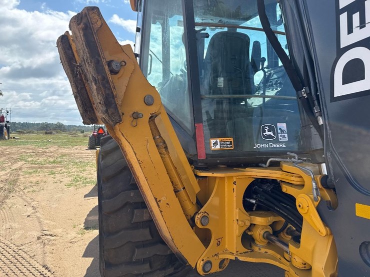 2018-deere-410l-image-14