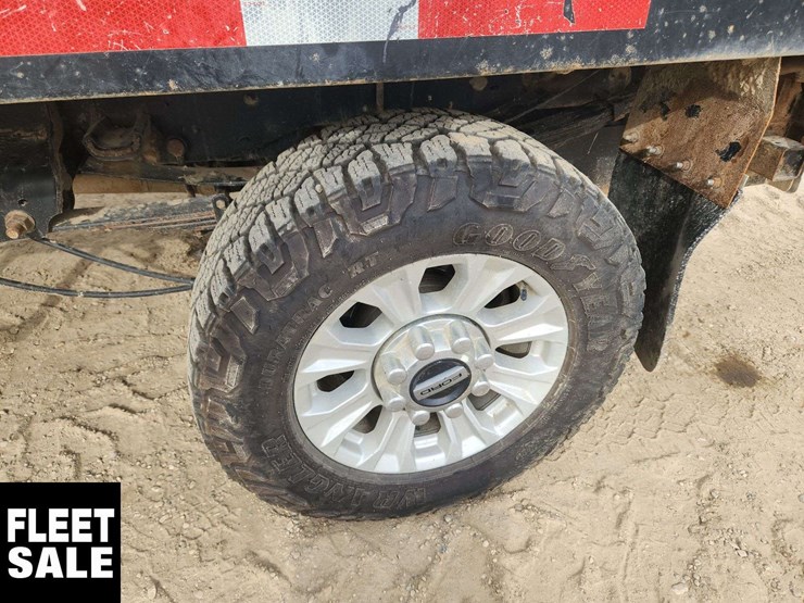 2021-ford-f350-image-32