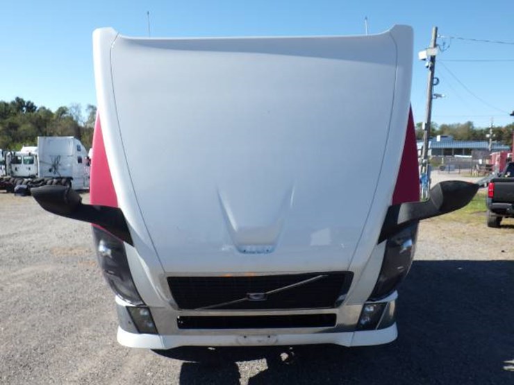 2009-volvo-vnl-630-image-14