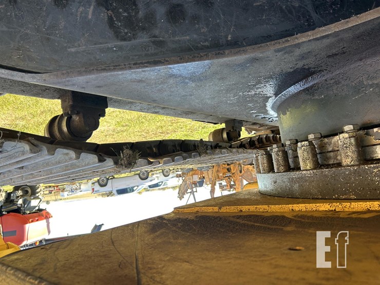 deere-200-lc-image-65