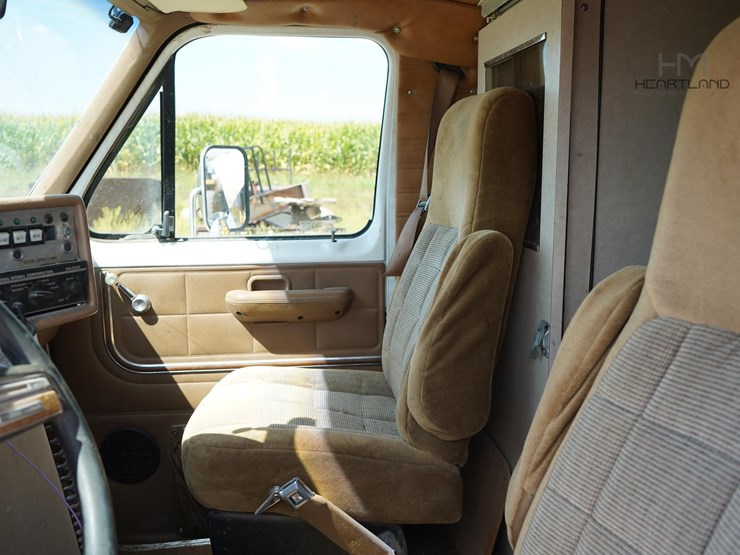 1988-ford-econoline-350-image-23