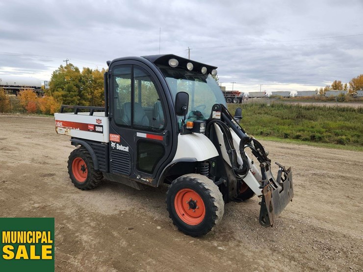 2014-bobcat-toolcat-5600-image-2