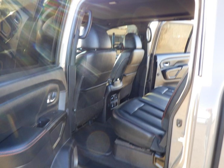 2021-nissan-titan-image-7
