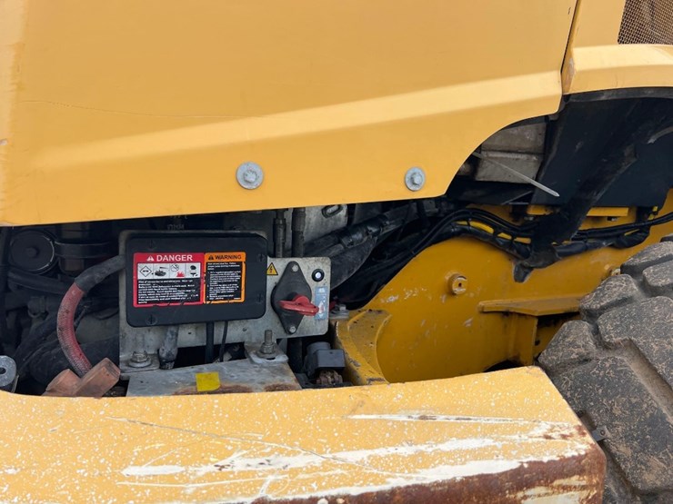 2018-deere-344l-image-22