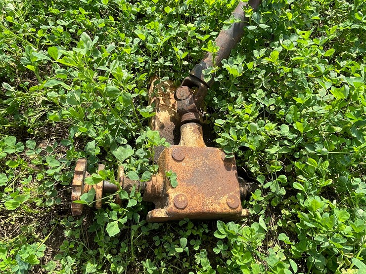 #5019-•-(8)-bolt-rim-and-pto-shaft-image-12