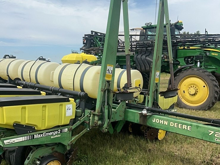 john-deere-7200-image-45