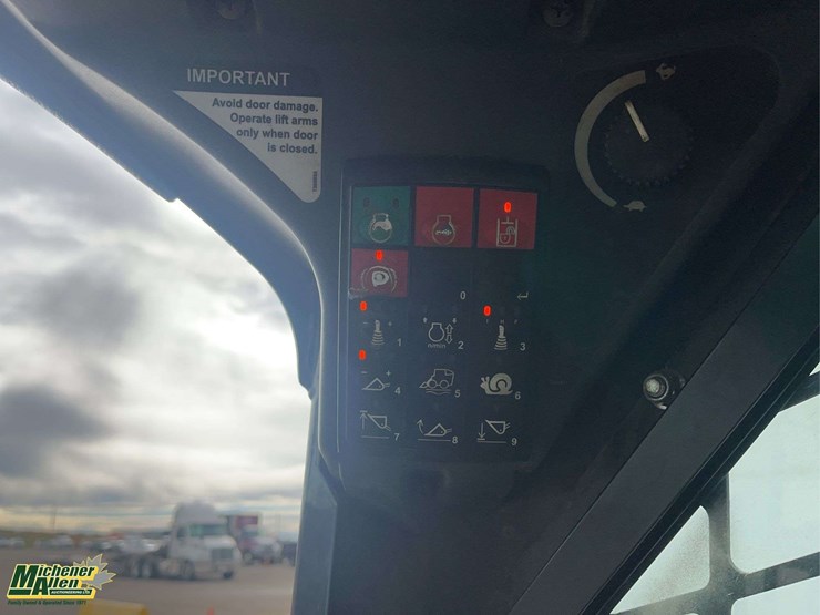 2013-deere-332e-image-12