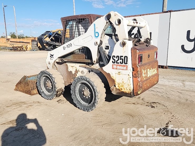 2008-bobcat-s250-image-3
