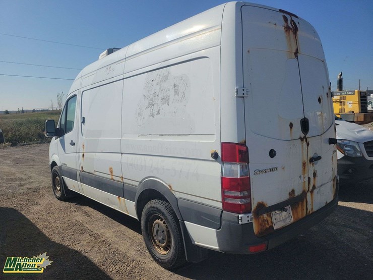 2007-dodge-sprinter-2500-image-2