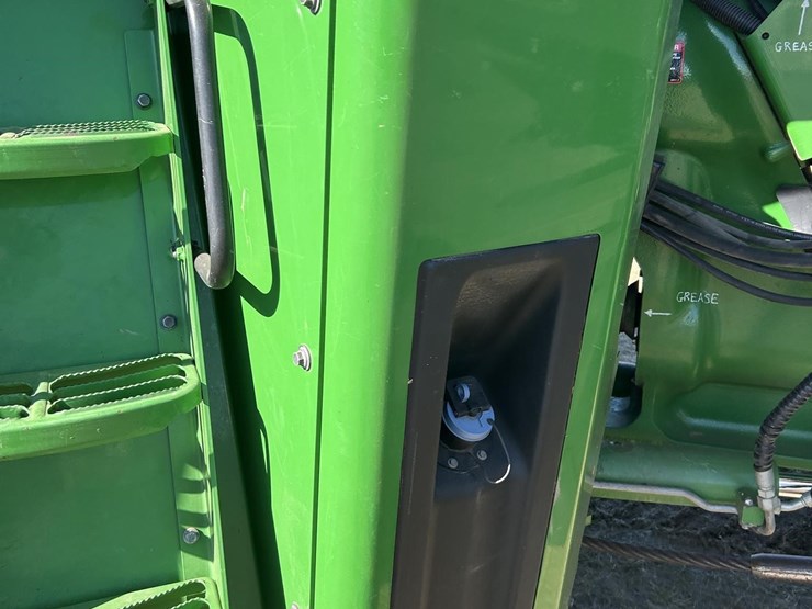 2016-john-deere-9620rx-image-17