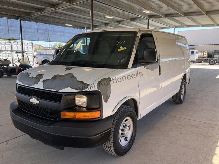 2011-chevrolet-express-2500-image-4