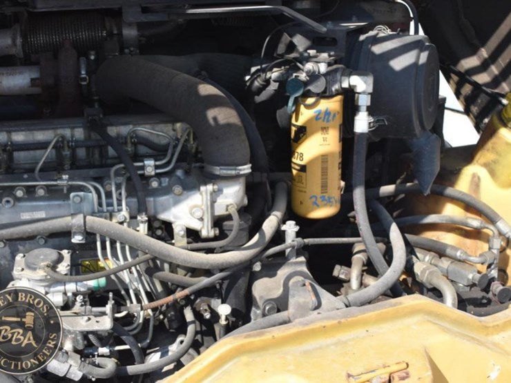 2011-caterpillar-908h-image-34
