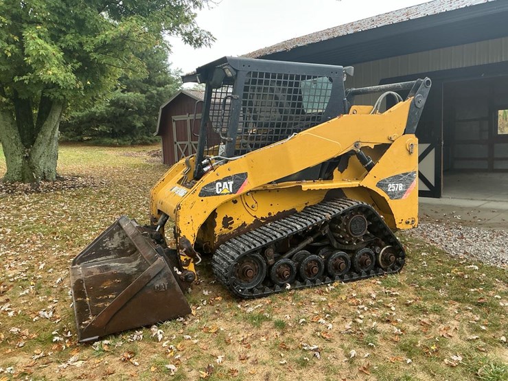 2010-caterpillar-257b-image-1
