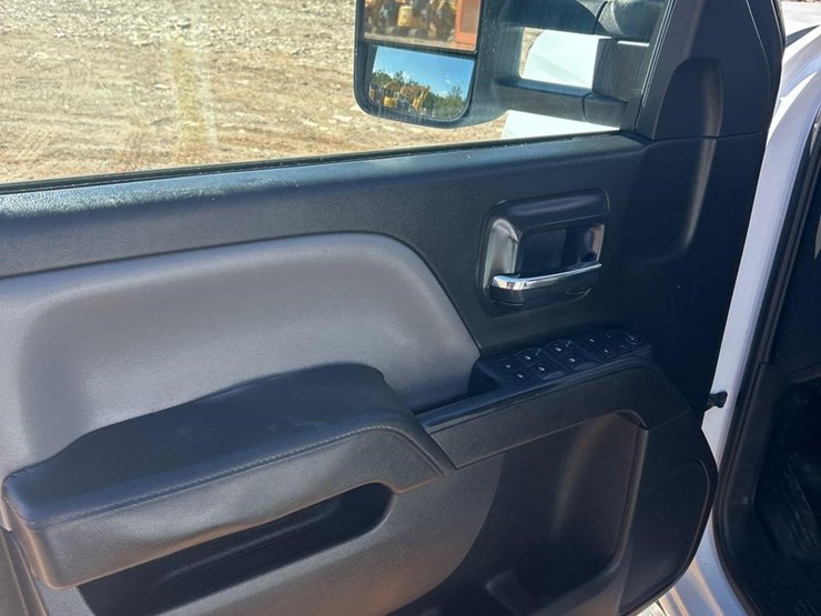 2014-chevrolet-silverado-2500hd-image-31