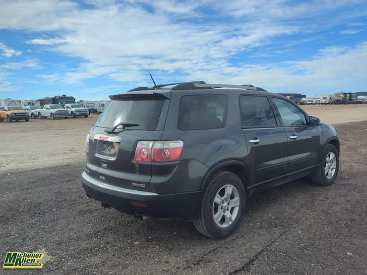 2012-gmc-acadia-image-3