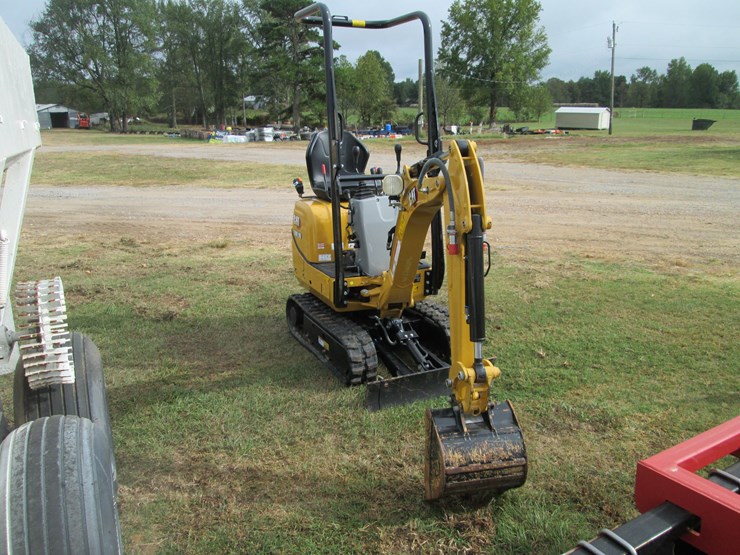 2023-caterpillar-300.9d-image-2