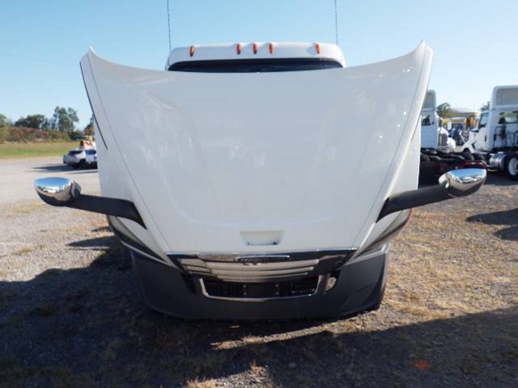 2019-freightliner-cascadia-116-image-12