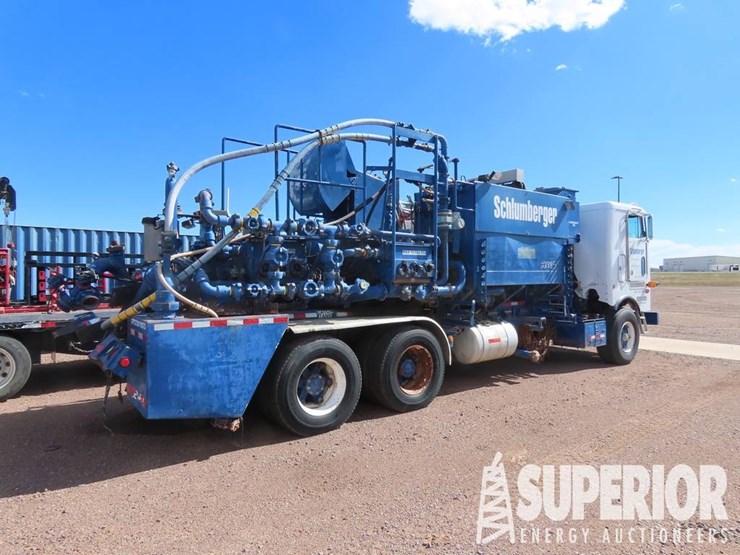 2001-peterbilt-362-image-1