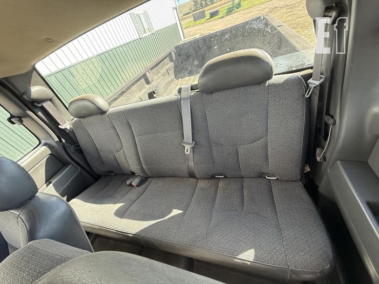 2006-chevrolet-2500hd-image-7