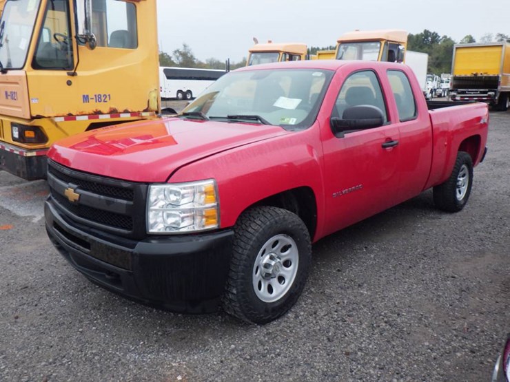 2013-chevrolet-silverado-1500-image-1