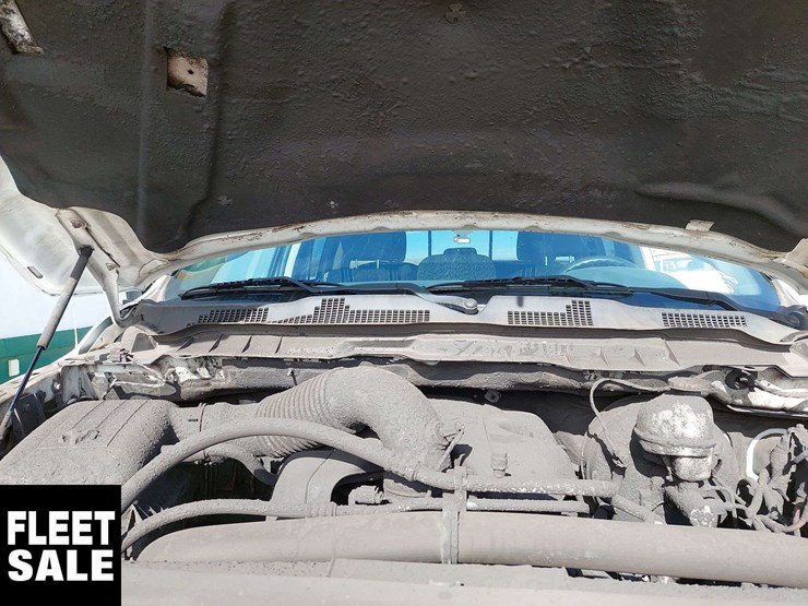 2018-ram-1500-slt-image-16