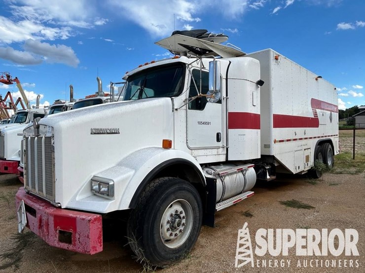 2002-kenworth-t800-image-1