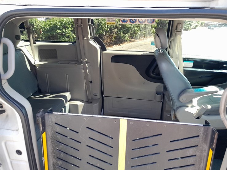 dodge-caravan-image-6