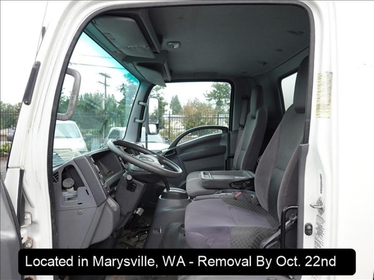 2014-isuzu-npr-hd-image-14