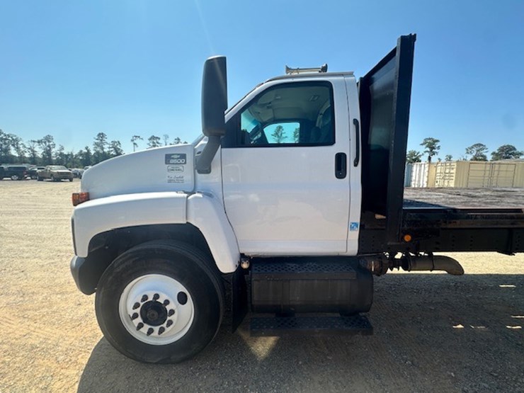 #102-•-2008-chevrolet-c8500-image-24