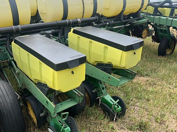 john-deere-7200-image-10