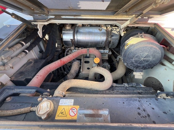2022-takeuchi-tl12v2-image-25