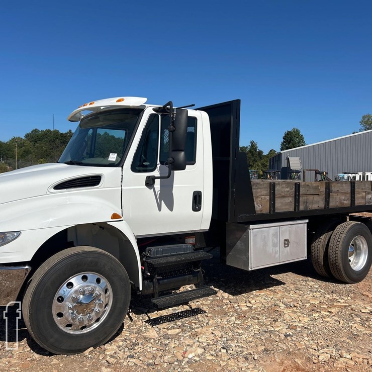 2015 INTERNATIONAL DURASTAR 4400