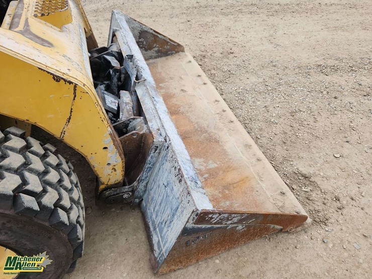 2013-caterpillar-262c2-image-23