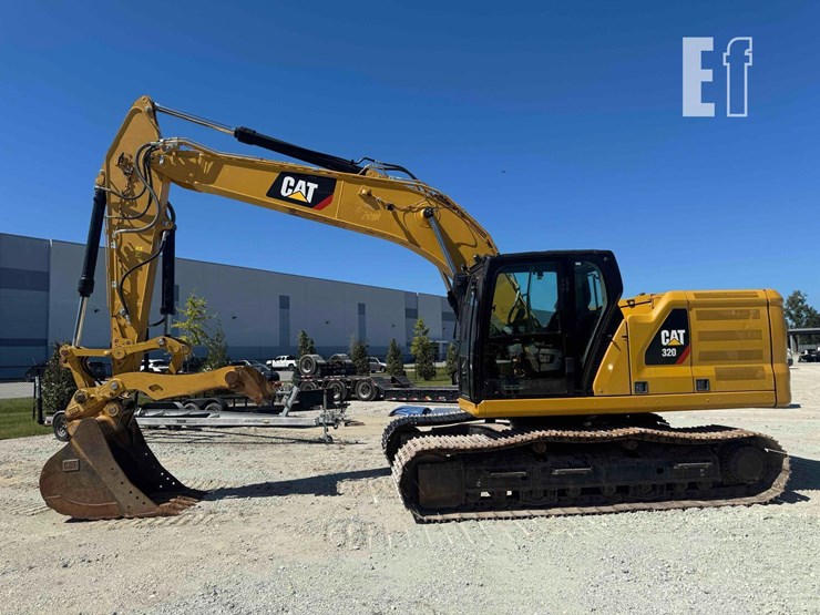 2019-caterpillar-320-image-2