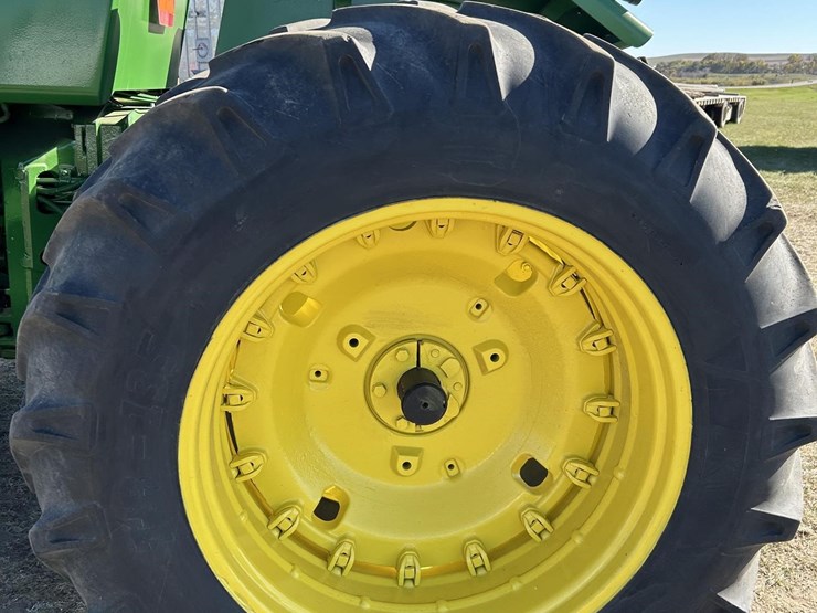 john-deere-8450-image-25