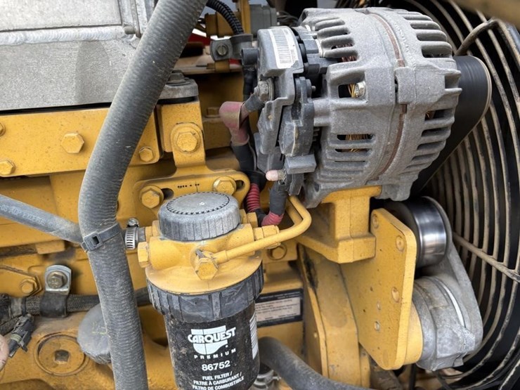 2012-deere-210lj-image-45