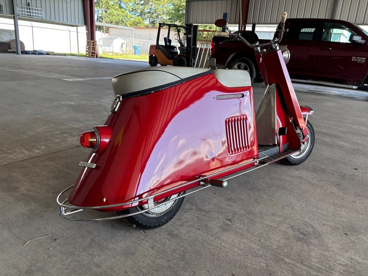 #225-•-1948-series-50-cushman-image-3