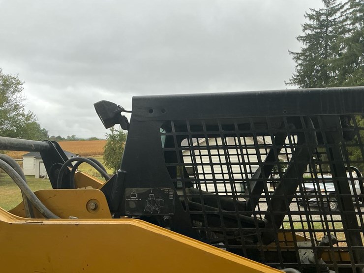 2010-caterpillar-257b-image-32