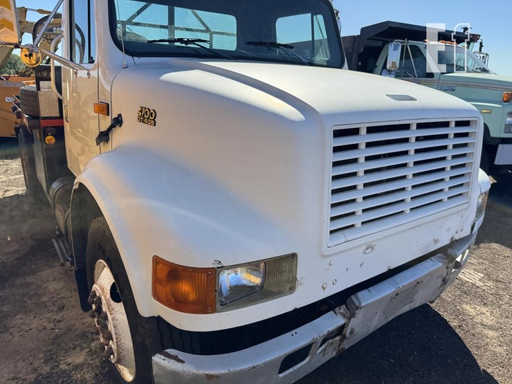 1994-international-4700-image-28