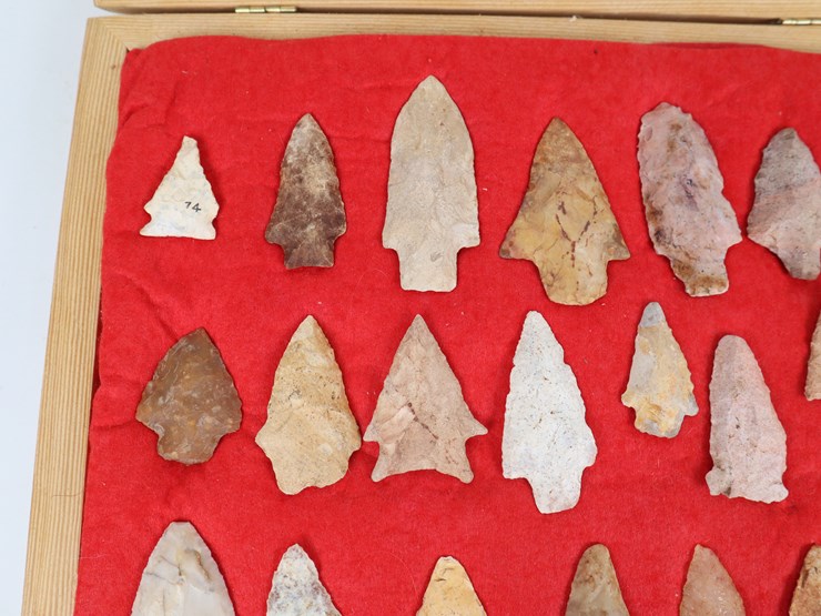 #65-•-#4171-•-(35)-framed-native-american-artifacts-image-3